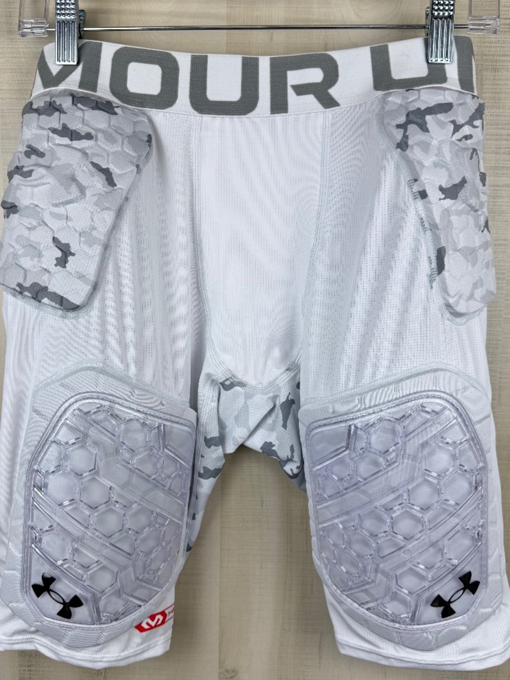 NWOT Under Armour Boys Gameday Armour Pro Camo White Football Girdle Shorts Sz L